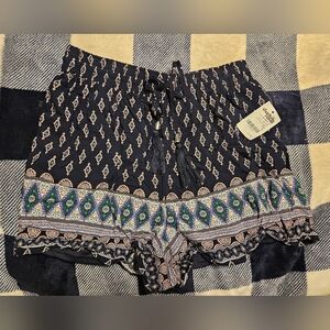 NWT Charlotte Russe Womens Blue Multicolored Elastic Waist Shorts Size Small